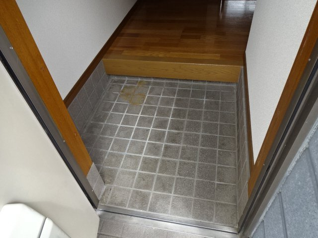 フレンドめがの玄関