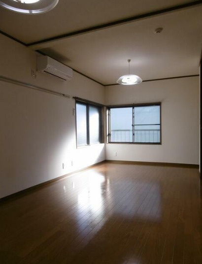 中野区沼袋１丁目のアパートのバルコニー