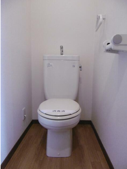 中野区沼袋１丁目のアパートのトイレ