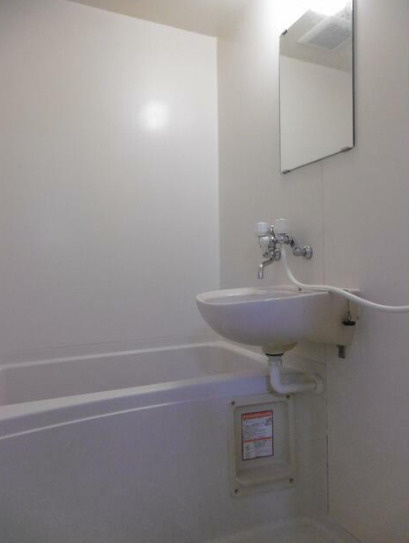 中野区沼袋１丁目のアパートの浴室