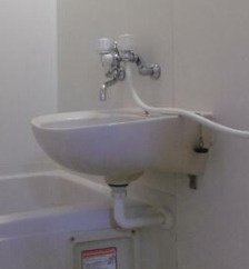 中野区沼袋１丁目のアパートの洗面所