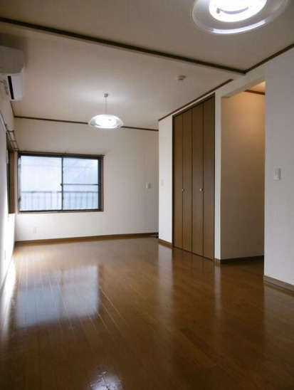 中野区沼袋１丁目のアパートの居間・リビング