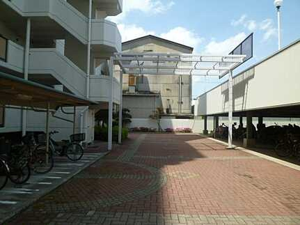 ファミール江波公園リバーサイド弐番館の駐輪場