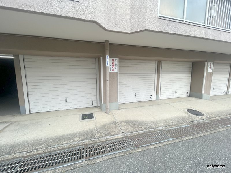 緑地公園リッツハウス　仲介手数料無料の駐車場
