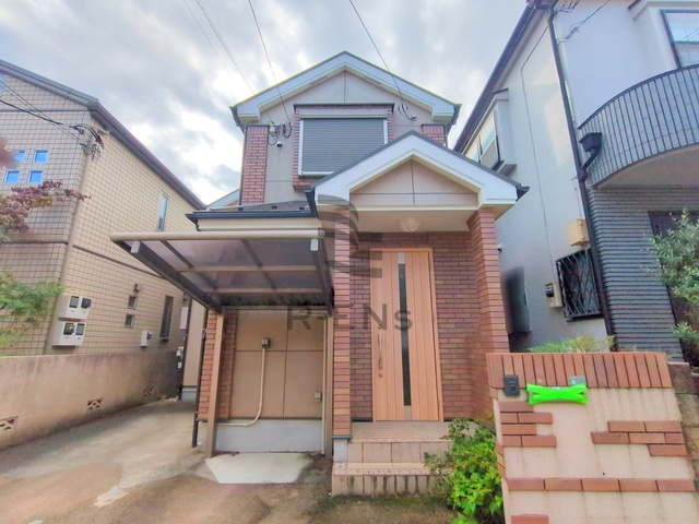 【外観】 | 西東京市富士町２丁目　中古戸建て | 落ち着いた街並みに調和するやさしい色の外観デザイン