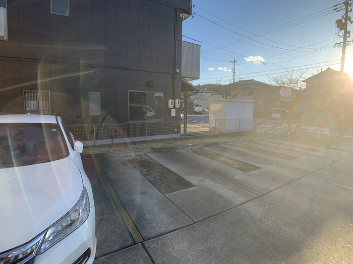 ベリー・アニマーレの駐車場|駐車スペースもあります