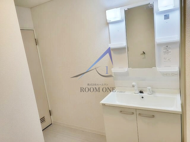 シノザキビルの洗面所|独立洗面台です。