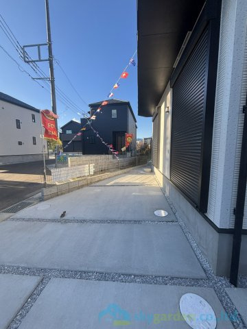 秦野市曽屋3期　新築戸建　全18棟6号棟の駐車場