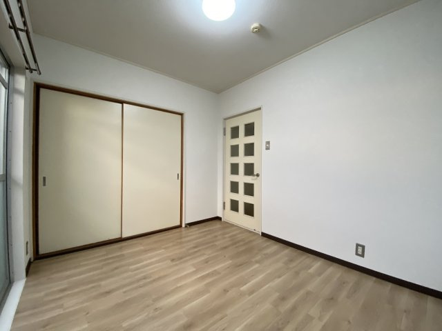 マンション財の内装