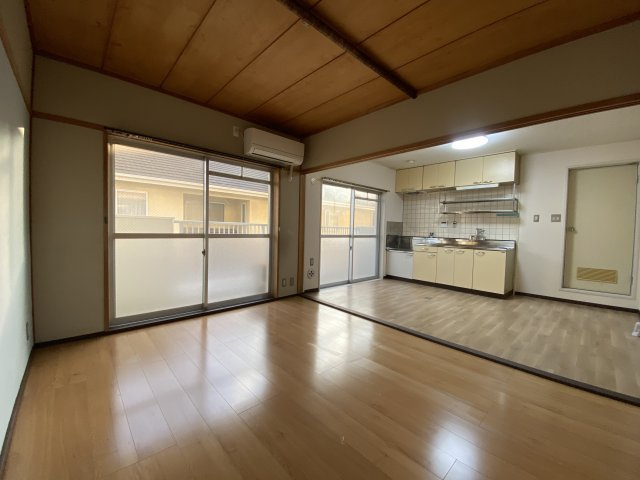 マンション財の居間・リビング