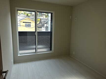 広島市南区丹那新町　新築一戸建ての前面道路含む現地写真