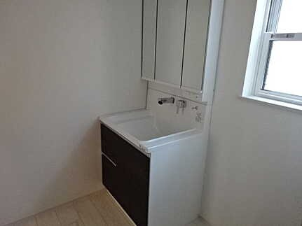 広島市南区丹那新町　新築一戸建ての前面道路含む現地写真