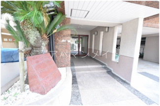 【エントランス】 | オートロック付き！