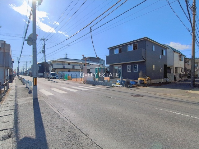 越谷市宮本町4丁目 新築分譲住宅の前面道路含む現地写真