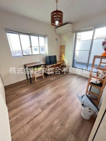 日下町2丁目中古戸建の洋室|2F・洋室4.5帖。全室2面採光で陽当たり良好のお部屋ばかりです♪