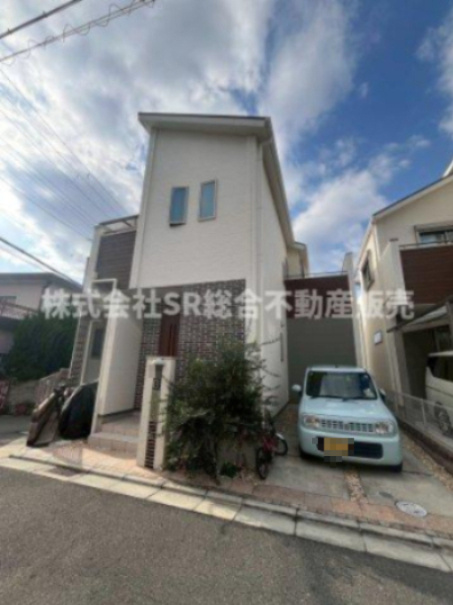日下町2丁目中古戸建の外観|東南角地で陽当たり・通風良好！分譲地内の閑静な住宅街で生活できます♪