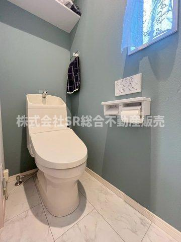 日下町2丁目中古戸建のトイレ|温水洗浄便座もございます♪