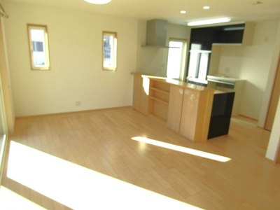 【居間・リビング】 | 【オール電化】北杜市長坂町富岡 | おしゃれな居間です