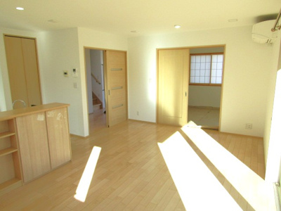 【居間・リビング】 | 【オール電化】北杜市長坂町富岡 | ゆったり過ごせるリビングです