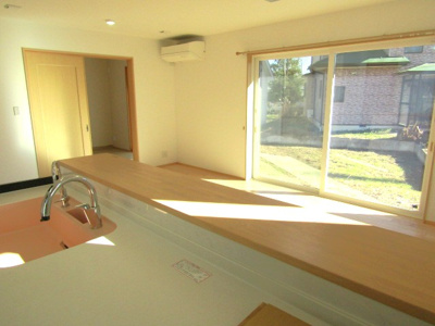 【居間・リビング】 | 【オール電化】北杜市長坂町富岡 | 使いやすい居間です