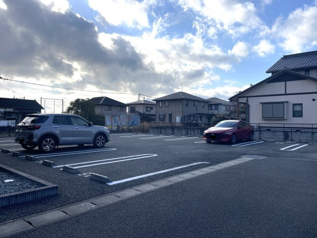 エンジェル・ティアーズ　Ⅱの駐車場