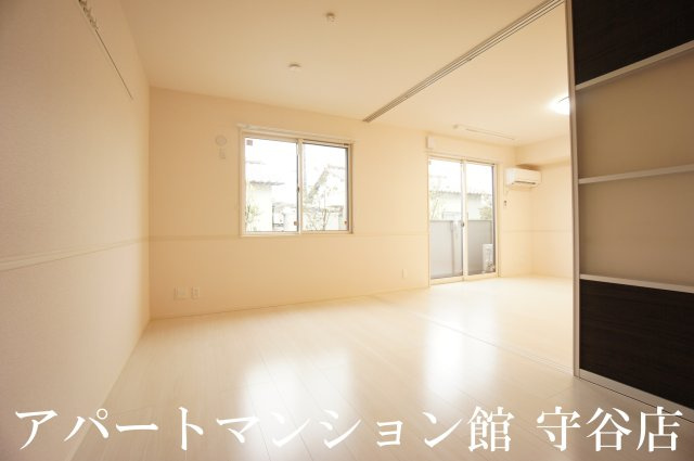 サンモールBの洋室