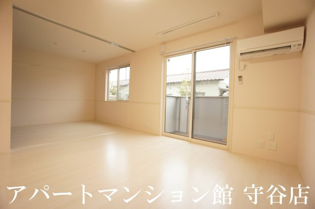 サンモールBの居間・リビング