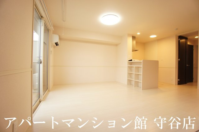 サンモールBの居間・リビング