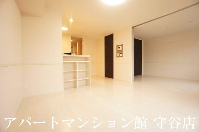 サンモールBの居間・リビング