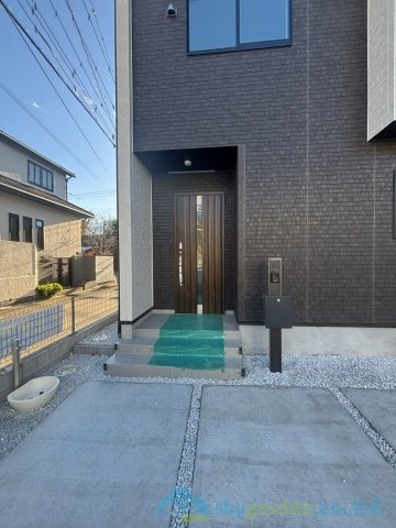 秦野市曽屋3期　新築戸建　全18棟17号棟の駐車場