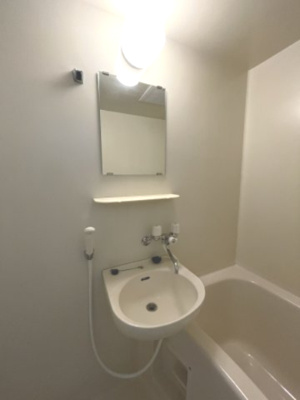 【洗面所】 | 瑞光グランドハイツ北 | 浴室内の洗面台です