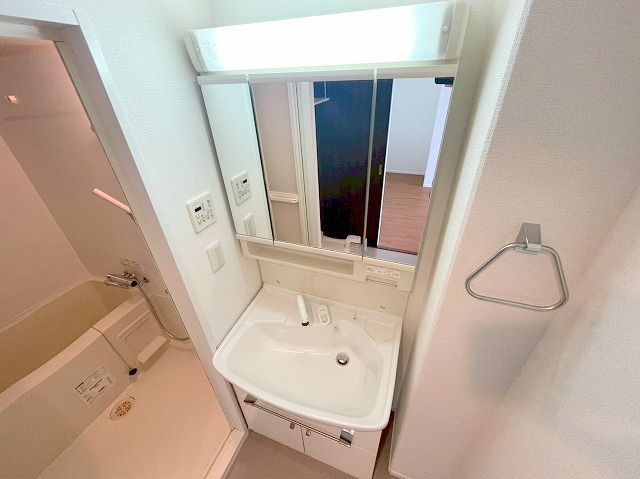 ノルデンタワー新大阪プレミアムの独立洗面台