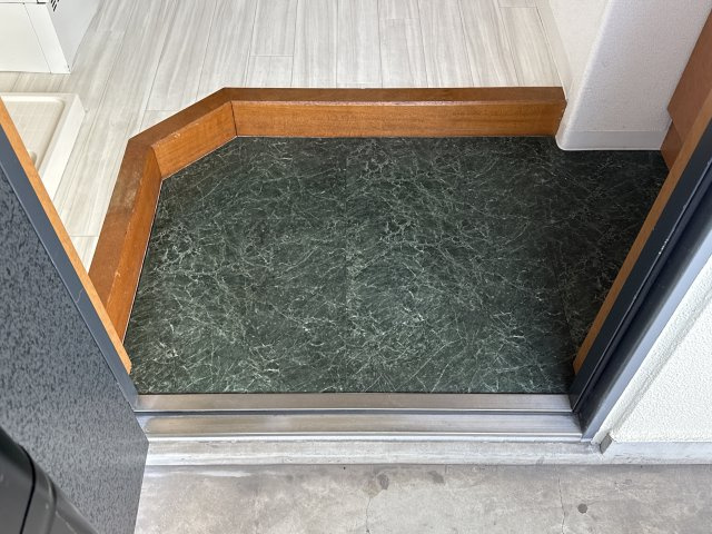 ヴィラ・ソレイユの玄関