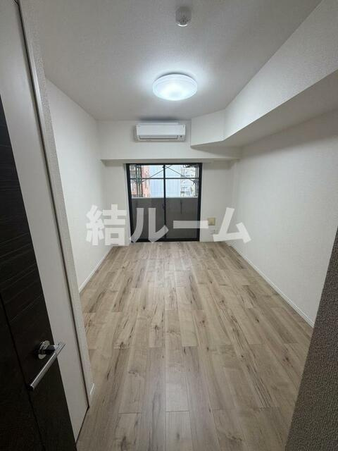 板橋区板橋１丁目の賃貸マンションの居間・リビング