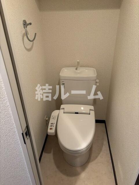 板橋区板橋１丁目の賃貸マンションのトイレ