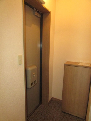 【玄関】 | ベイシェス三軒茶屋