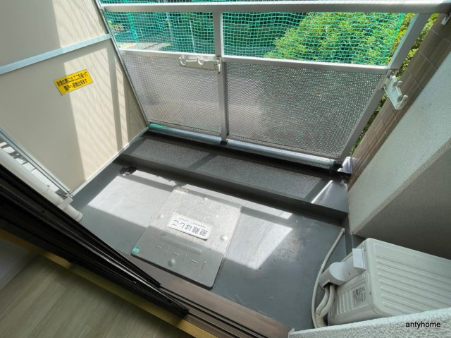 INOVE上山手　仲介手数料無料のバルコニー