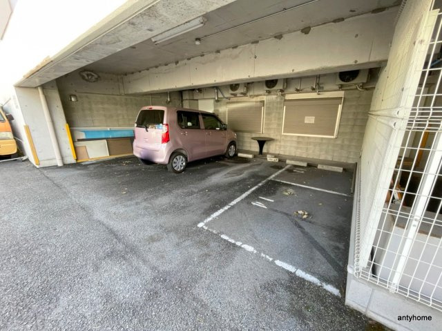 INOVE上山手　仲介手数料無料の駐車場