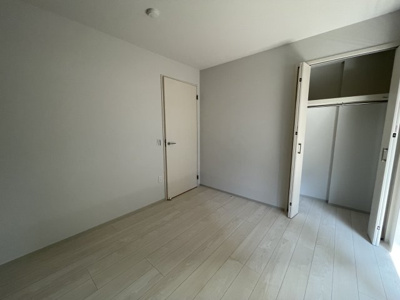 【居間・リビング】 | ブライトガーデン | こちらの居間で趣味の時間をお楽しみください