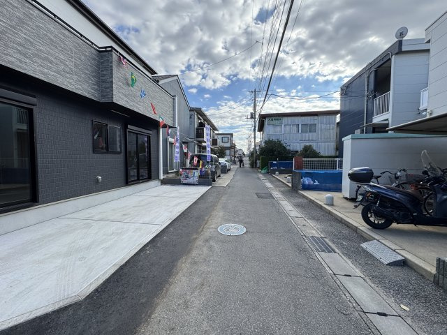 松戸市松戸新田新築戸建の前面道路含む現地写真|南側前面道路