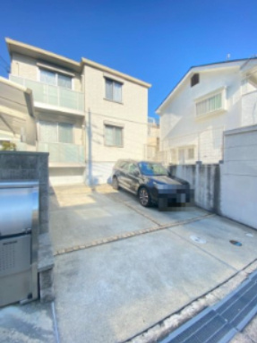 グランメゾン新芦屋の駐車場