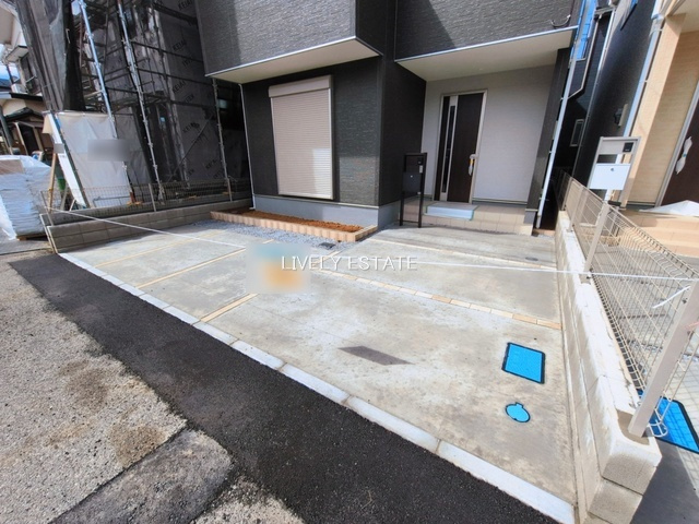 越谷市大沢 新築分譲住宅 全2棟 2号棟の駐車場