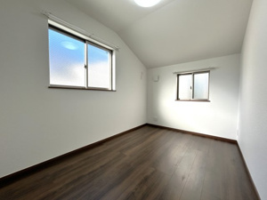 【洋室】 | 2026年１月8日撮影
ご自宅から現地まで、当社スタッフがお車にて、「お迎え・お送り」をしております。ぜひお気軽にお問い合わせくださいませ♪