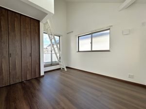 【洋室】 | 2026年１月8日撮影
ご自宅から現地まで、当社スタッフがお車にて、「お迎え・お送り」をしております。ぜひお気軽にお問い合わせくださいませ♪