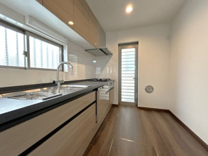 【キッチン】 | 2026年１月8日撮影
ご自宅から現地まで、当社スタッフがお車にて、「お迎え・お送り」をしております。ぜひお気軽にお問い合わせくださいませ♪
