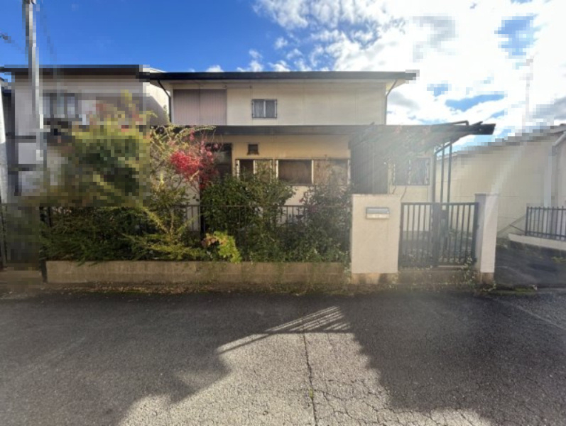 亀岡市篠町野条馬場前の前面道路含む現地写真|前道と敷地との高低差がなく、運転が苦手な方も駐車がしやすそうです。