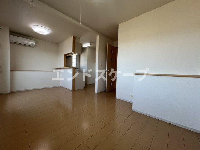 ヴィクトワールの居間・リビング|高崎、前橋のお部屋探しはエンドスケープまで！お客様の理想お聞かせ下さい♪