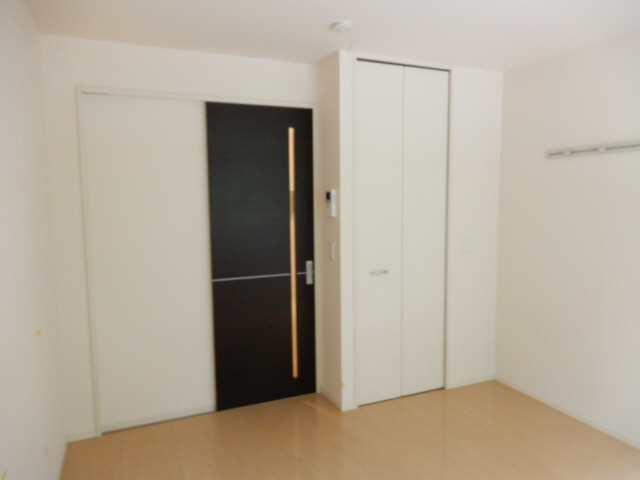 クロユリの子供部屋