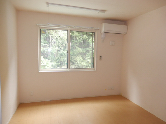 クロユリの居間・リビング