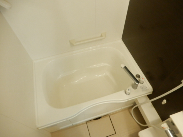 クロユリの浴室